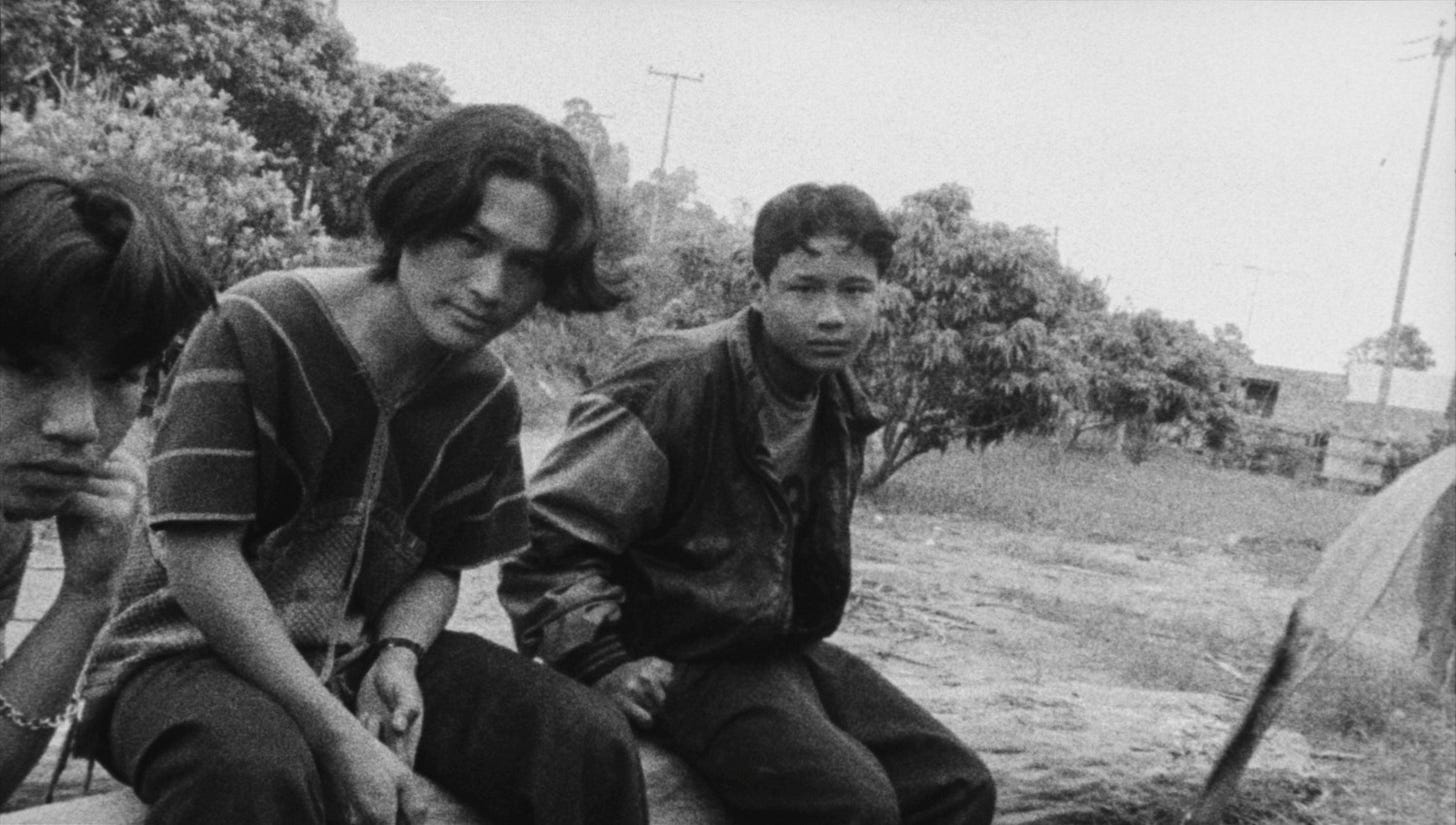 MYSTERIOUS OBJECT AT NOON (Thailand, 2000), Director: Apichatpong