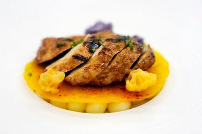 Un plato preparado con carne de pollo de laboratorio de la empresa Good Meat, en una imagen de la semana pasada.