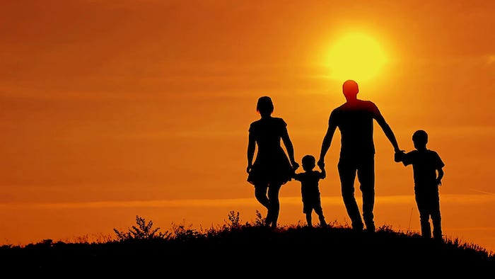 LA FAMILIA ES LA PRIMERA COMUNIDAD DE VIDA - Somos Hermanos