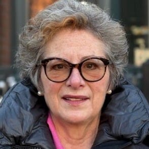 Lesley Ciarula Taylor