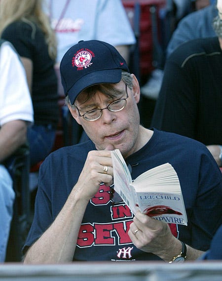 famous people reading: Stephen King