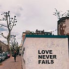 El murmullo viaja lejos