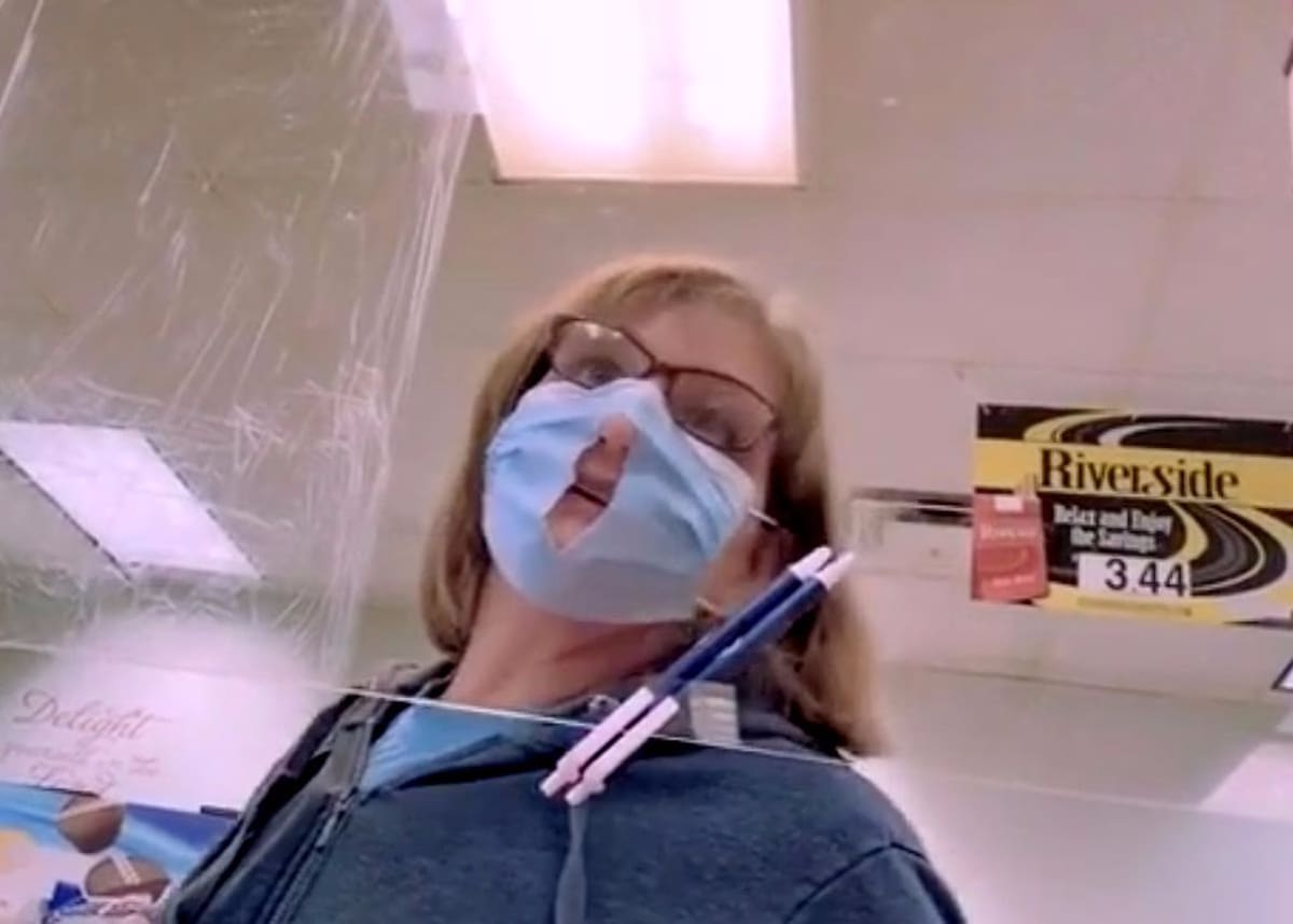 Kentucky woman cuts hole in mask to make it &#39;easier to breathe&#39; - New York  Daily News