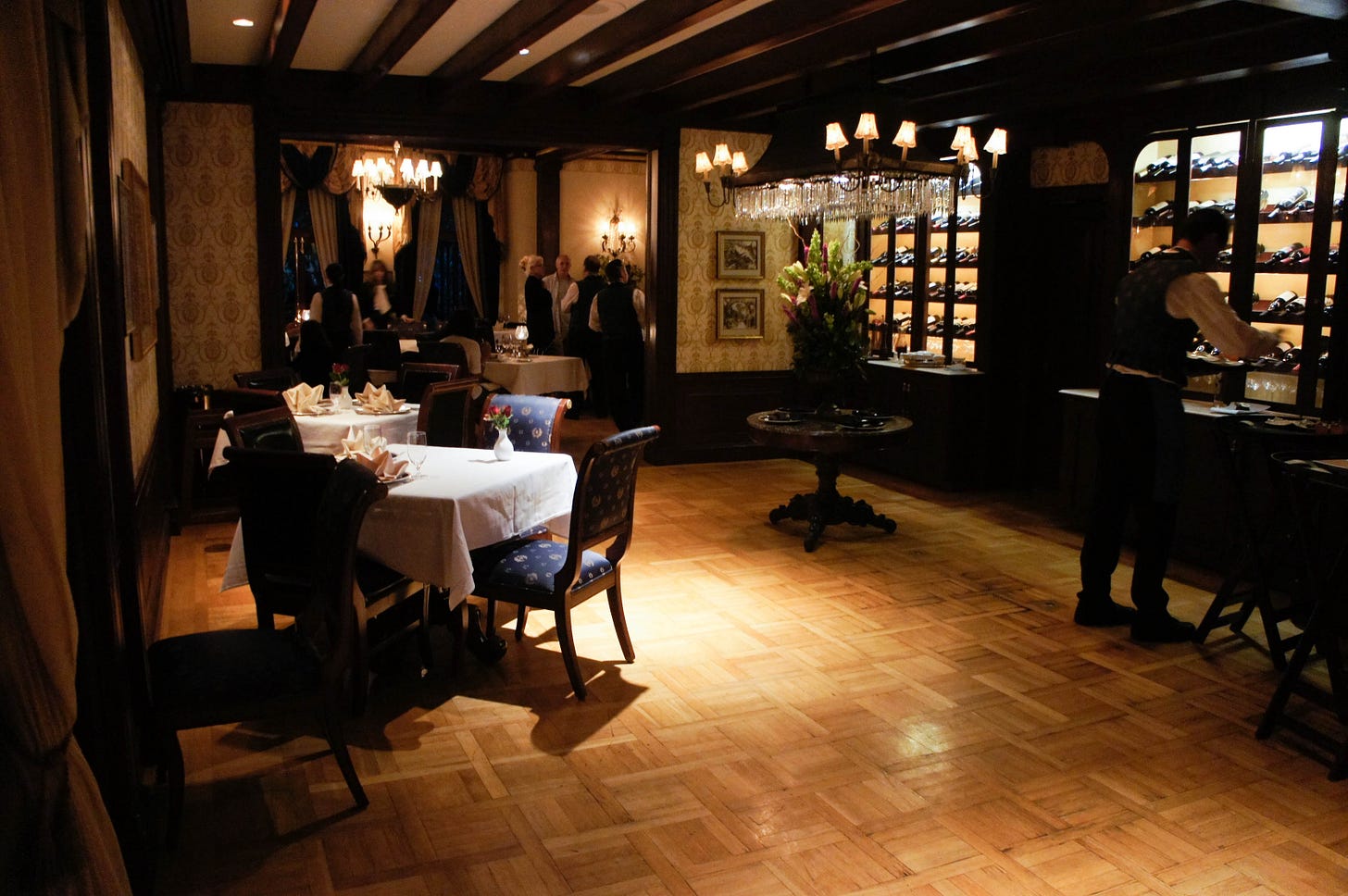 celebrated-birthday-exclusive-Disneyland-I-made-small-photo-journal-earheads-Disney-fans-to-see-Inside-Look-Club-33