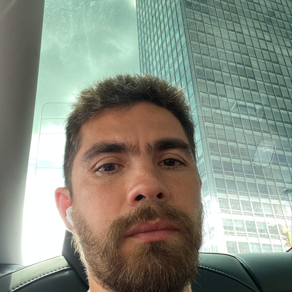 Руслан учится