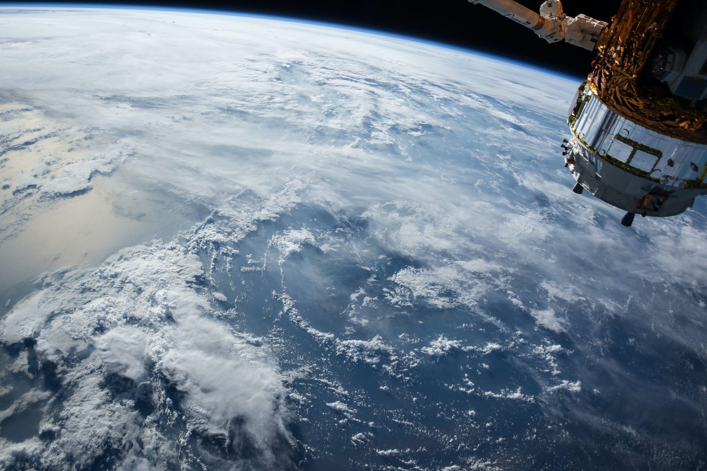 https://unsplash.com/@nasa 