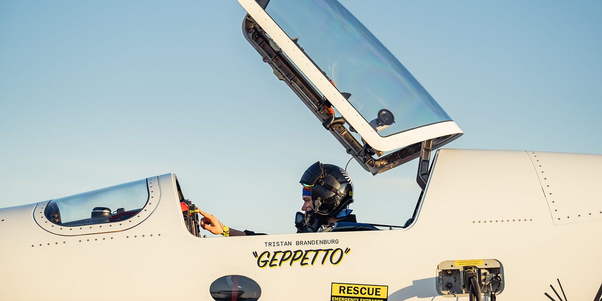 9e1b34b8-a6f4-4a5b-b8b1-