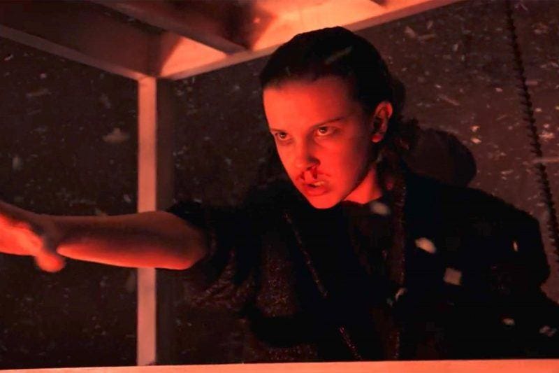 strangers things elle eleven closes gate season 2 strangers things elle eleven closes gate season 2