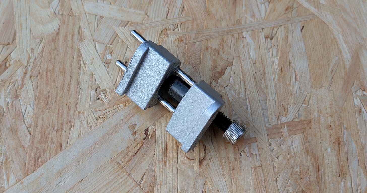 Axminster honing guide, used for holding chisels and plane blades at the perfect angle uring sharpening. Axminster honing guide, used for holding chisels and plane blades at the perfect angle uring sharpening.