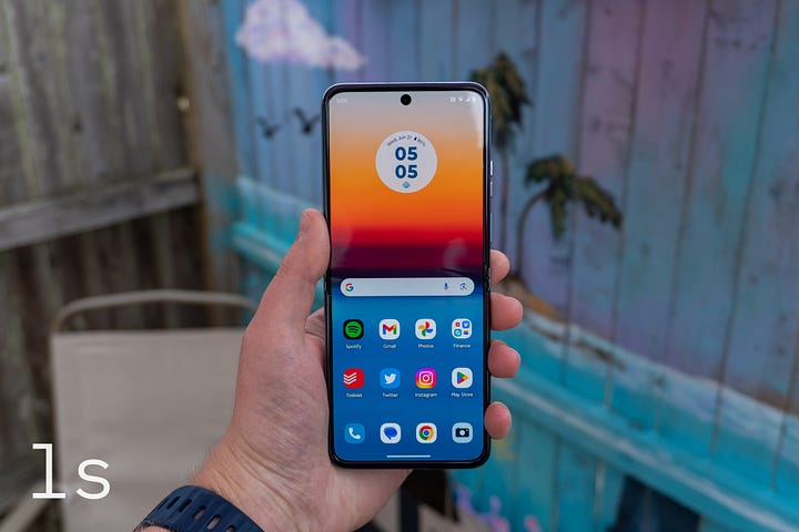 Moto Razr+ design