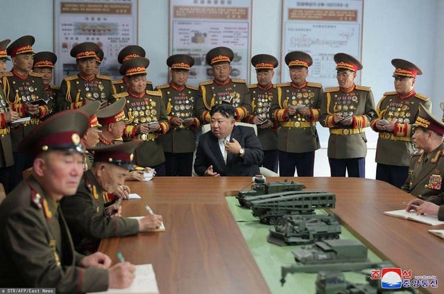 The Note-Taking Habit of North Korean Military Officers. : r/Military