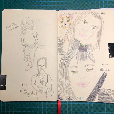 Photos de 3 doubles-pages de mon sketchbook où j'ai 12 portraits au crayons graphite et crayons de couleurs.