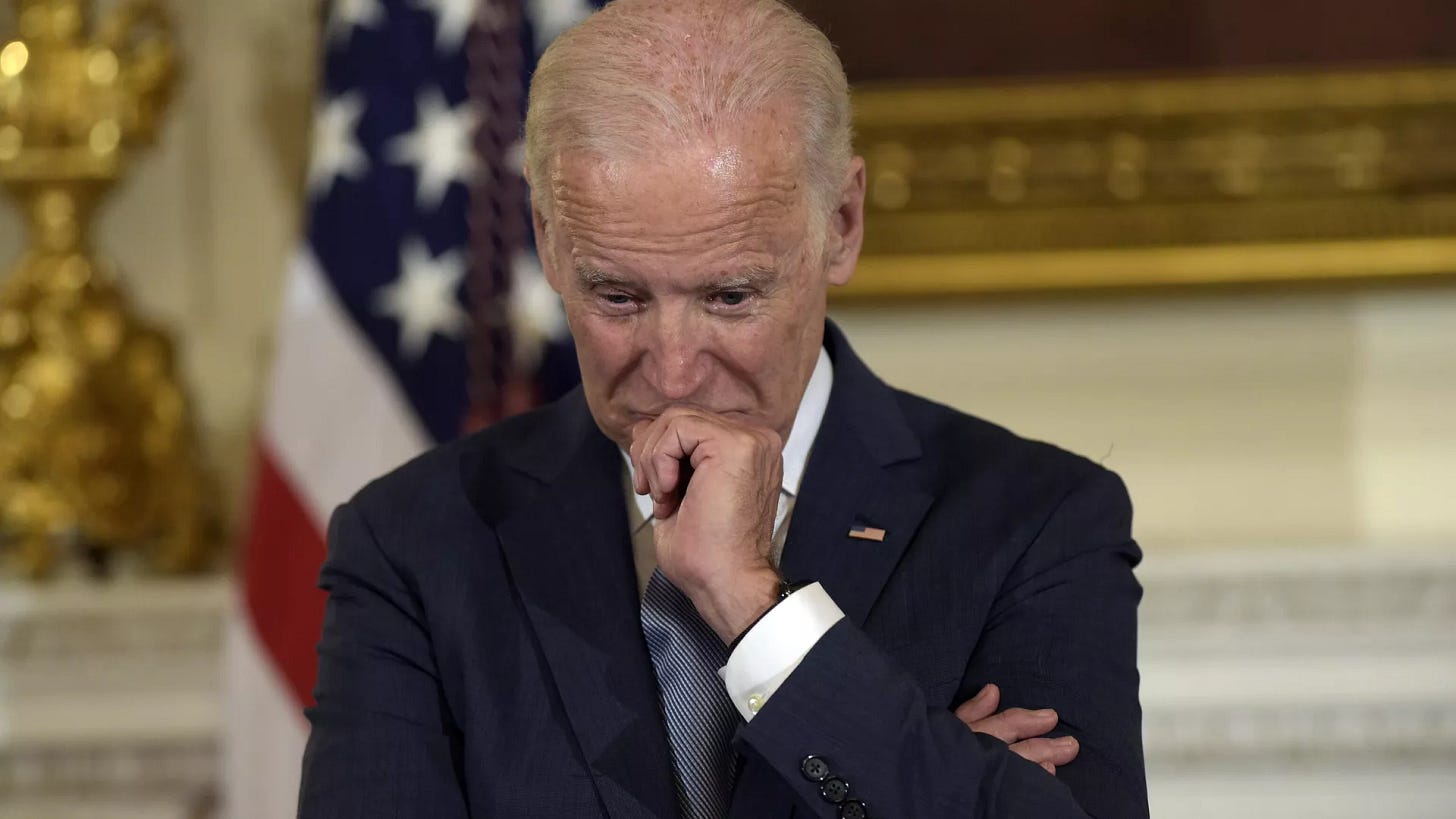Vice President Joe Biden listens during a ceremony in the State Dining Room of the White House in Washington, Thursday, Jan. 12, 2017, where President Barack Obama presented him with the Presidential Medal of Freedom - Sputnik India, 1920, 30.06.2024