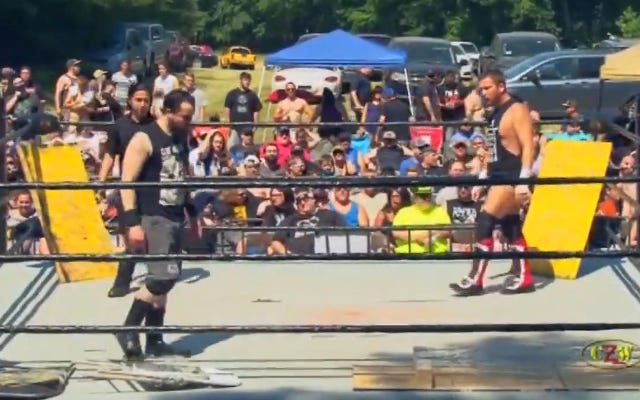 [Screenshot: Conor Claxton vs Clint Margera]