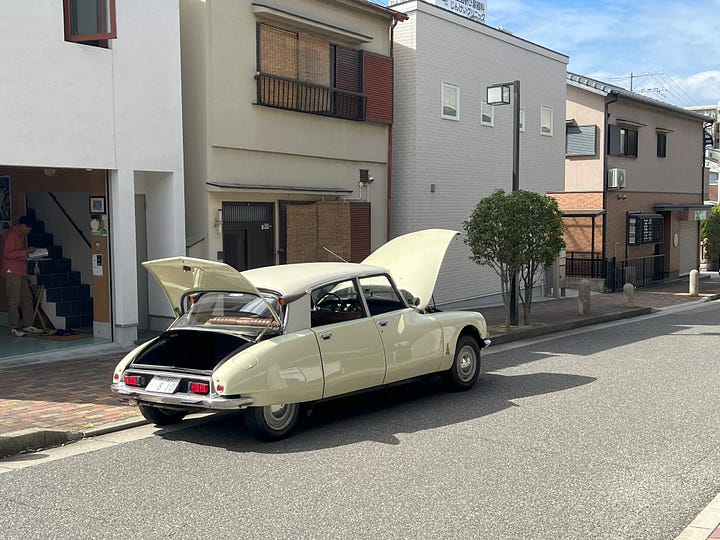 A Taisho era house, French car, Akashi Planetarium and a kindergarten sports day