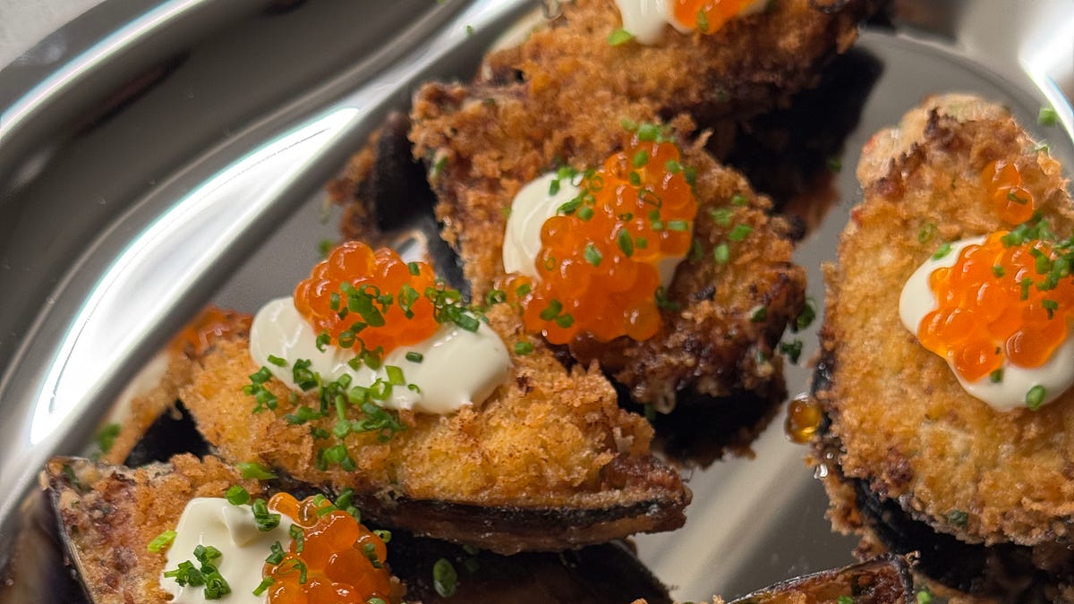 These mussels mean bizniz - by Lucky Dragon Supper Club