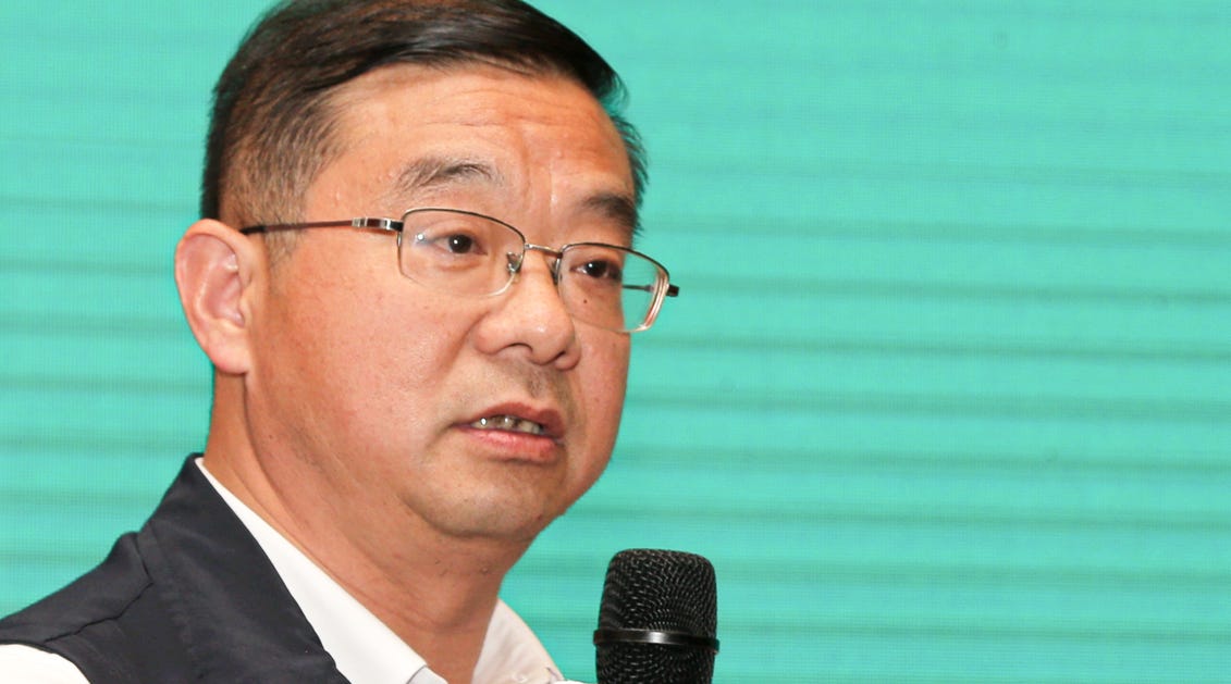 
Xu Yucai 徐毓才 | Deputy Director of the Shangyang County Health Bureau
