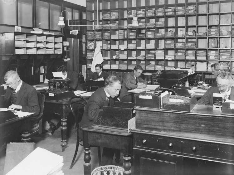 Bureaucrates old fashion