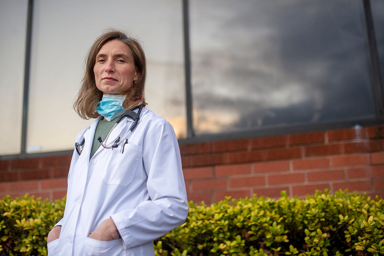 NYT - Nightly Applause Is Nice, but Some Doctors Think Votes Would Be Nicer