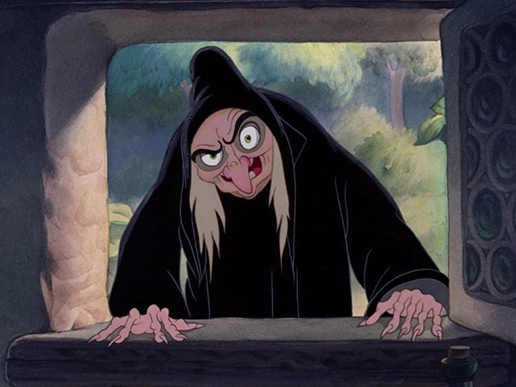 I still find it hard to believe that the Evil Queen and the Old Witch are  the same person : r/disneyprincess