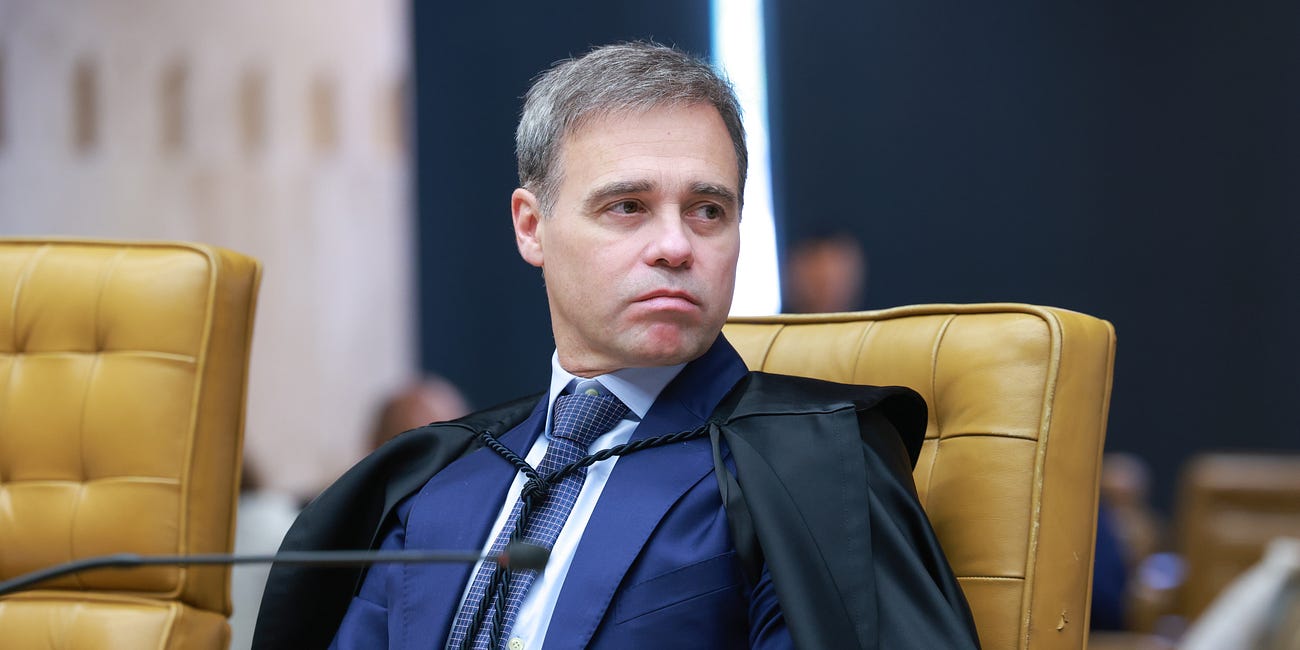 “Verdadeira arapongagem institucional”, afirma Mendonça sobre espionagem por mais de 30 dias