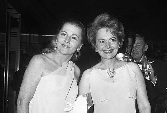 29 foto e immagini ad alta risoluzione di Joan Fontaine Olivia De Havilland  - Getty Images