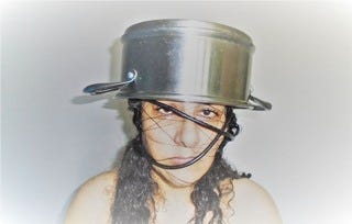 Peut être une image de 1 personne