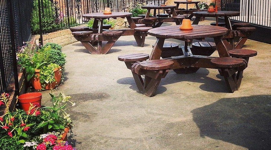 THE GRACES BAR & GRILL, London - Restaurant Reviews, Photos & Phone Number  - Tripadvisor