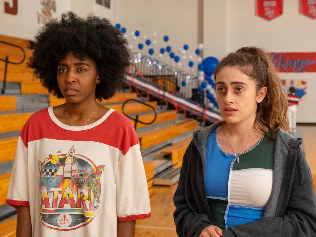 ayo edebiri and rachel sennott in a gymnasium