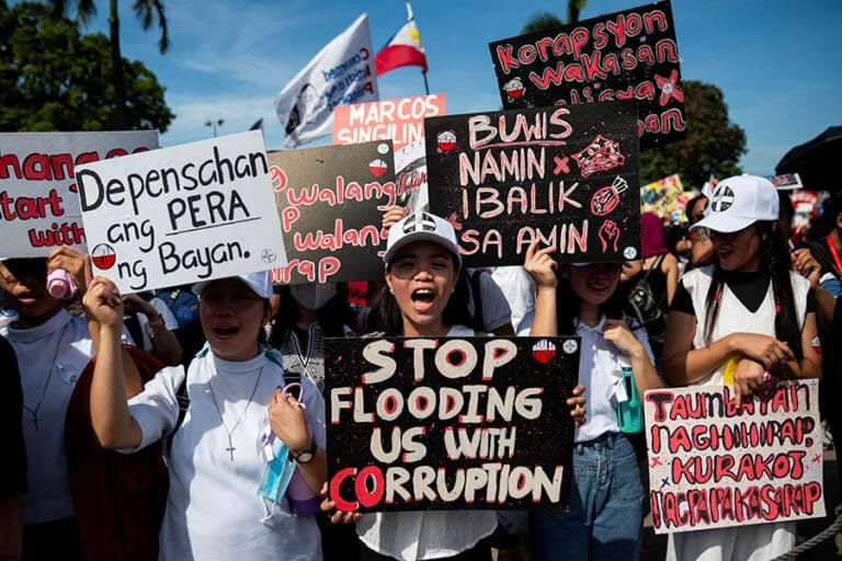 Philippine clergy support massive anti-corruption protests in Manila -  Catholic Review