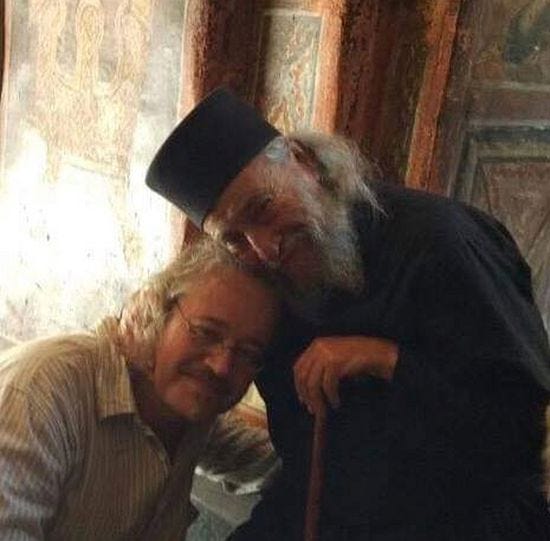 Ο γέροντας Γρηγόριος και ο Ηλίας Αβραμένκο. Μετά την “κουρά” Ο γέροντας Γρηγόριος και ο Ηλίας Αβραμένκο. Μετά την “κουρά”