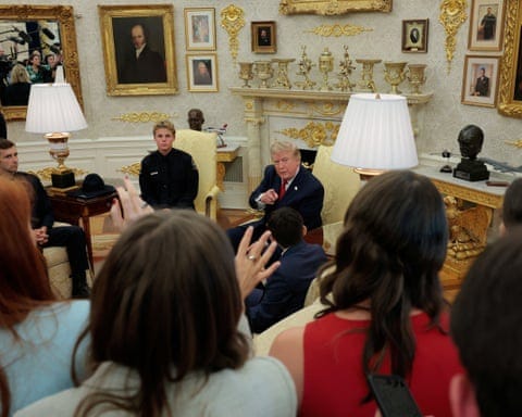 Trump points to journalists Trump points to journalists