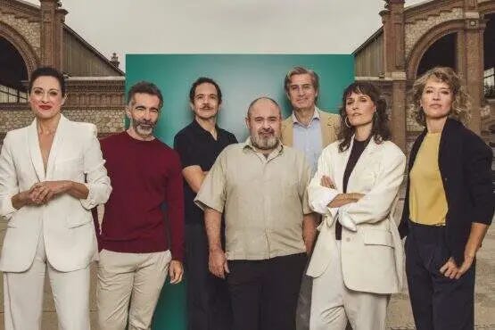 Nave 10 Matadero presenta Filosofía mundana, viaje escénico sobre el amor,  el tiempo y la belleza