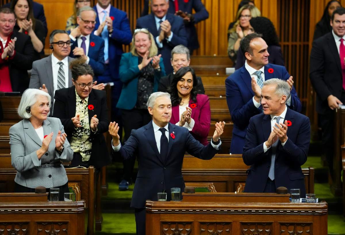 Canada slashes temporary immigration targets in Budget 2025 - National |  Globalnews.ca