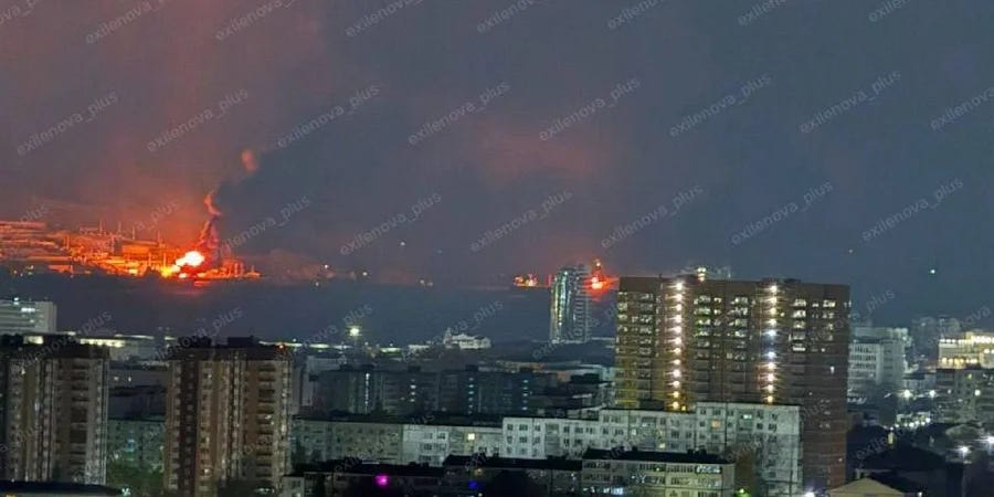 Fire at oil terminal in Novorossiysk port after drone attack (Photo: Exilenova+/Telegram)