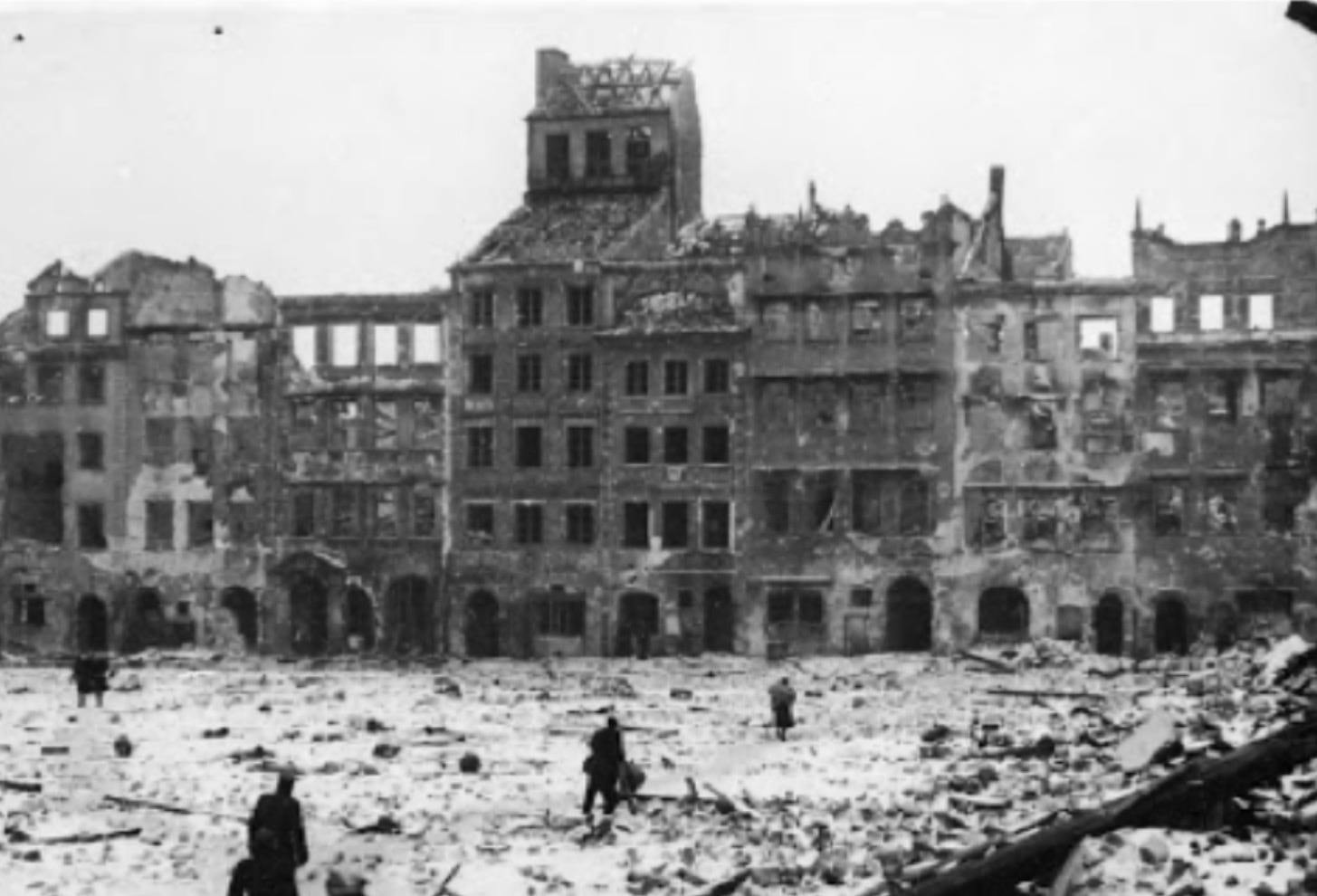 A scene from the center of Warsaw in 1945.