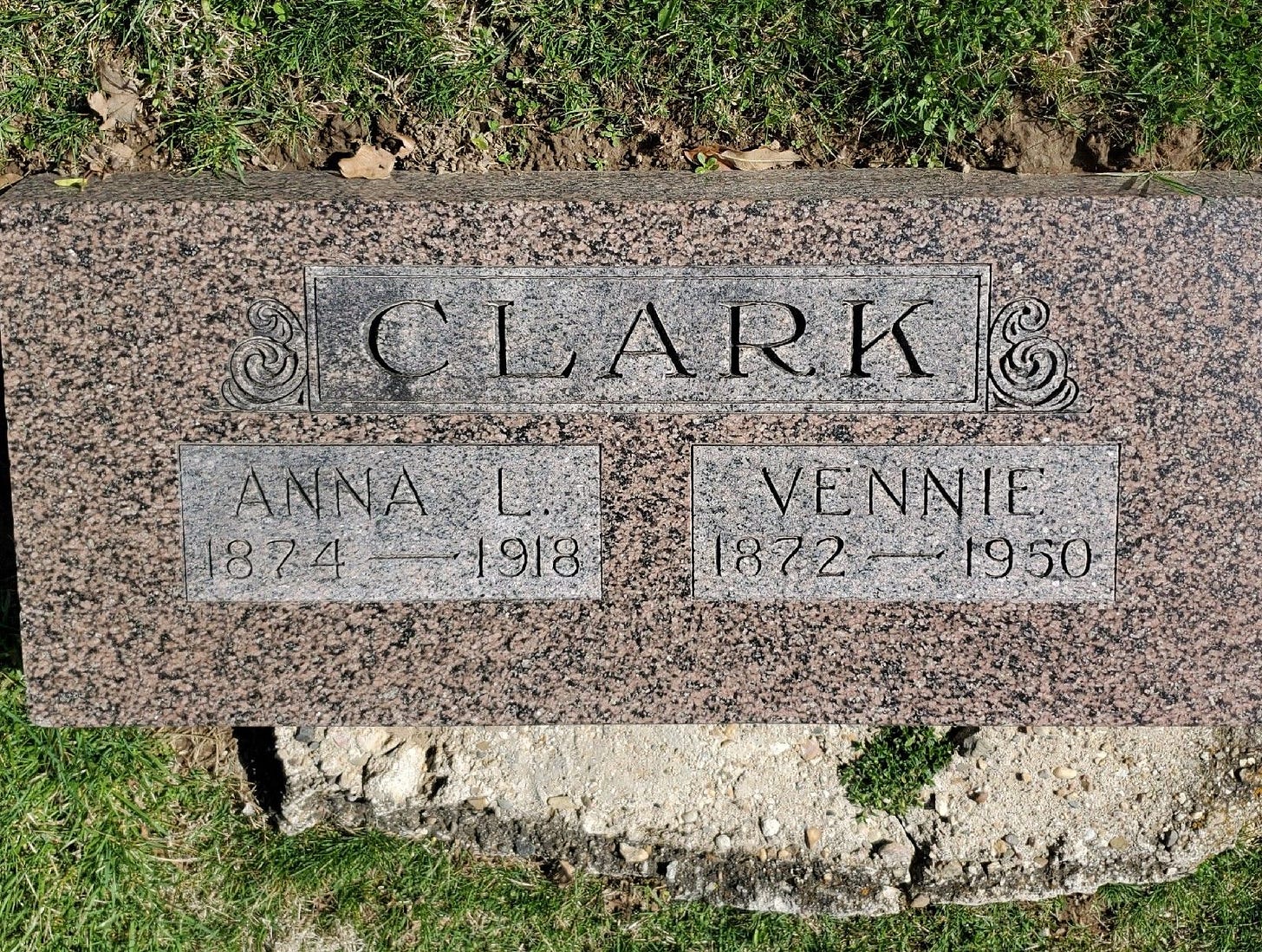 Larger memorial image loading...