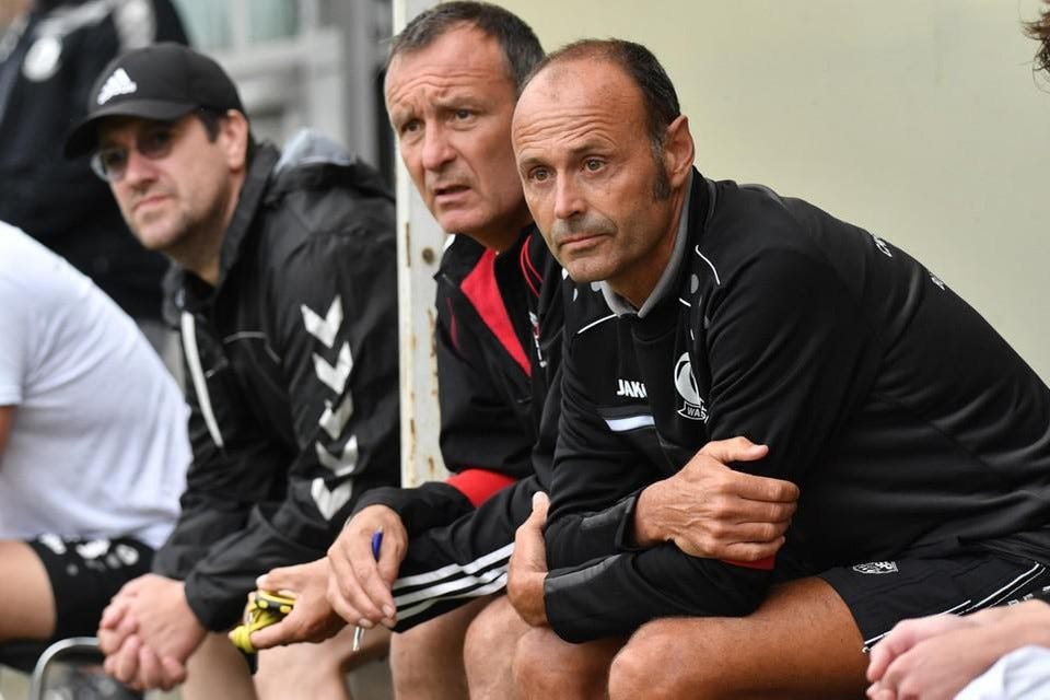 Koen Goethals (rechts) was de voorbije twee jaar de trainer van het eerste elftal van FAC Waarschoot. 
