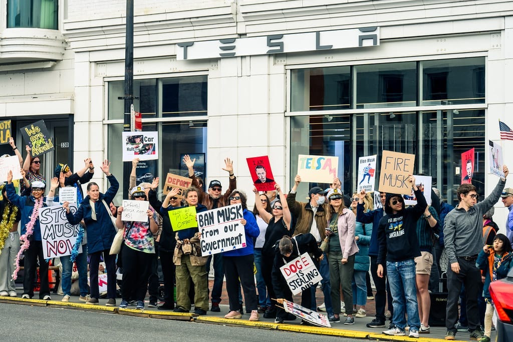 Satire and Inequality