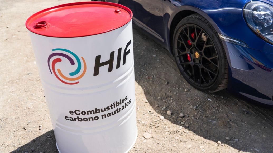 Reflexiones sobre el e-fuel - Porsche Newsroom ESP
