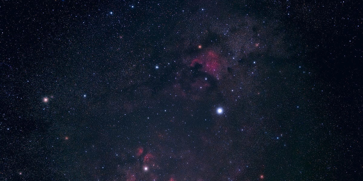 How SpaceX satellites interfere with astronomers' view of space