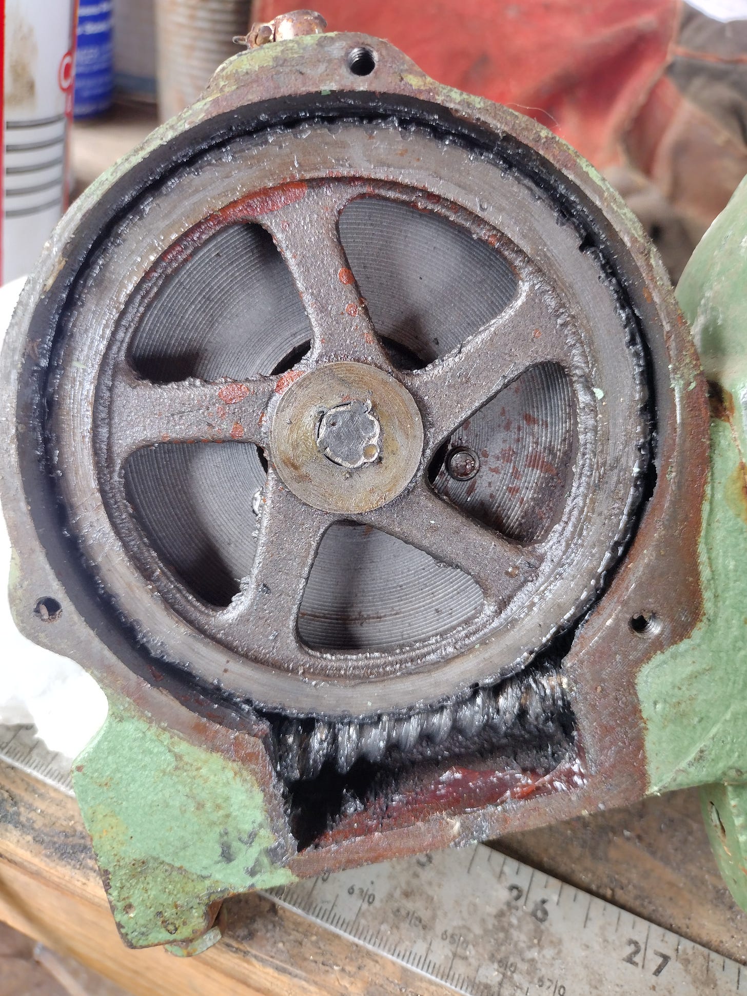 A view of the inside of the blower's gearbox.
