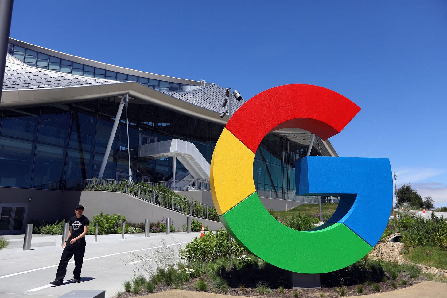Google opens futuristic Mountain View campus where 4,000 will work | The Seattle Times Google opens futuristic Mountain View campus where 4,000 will work | The Seattle Times