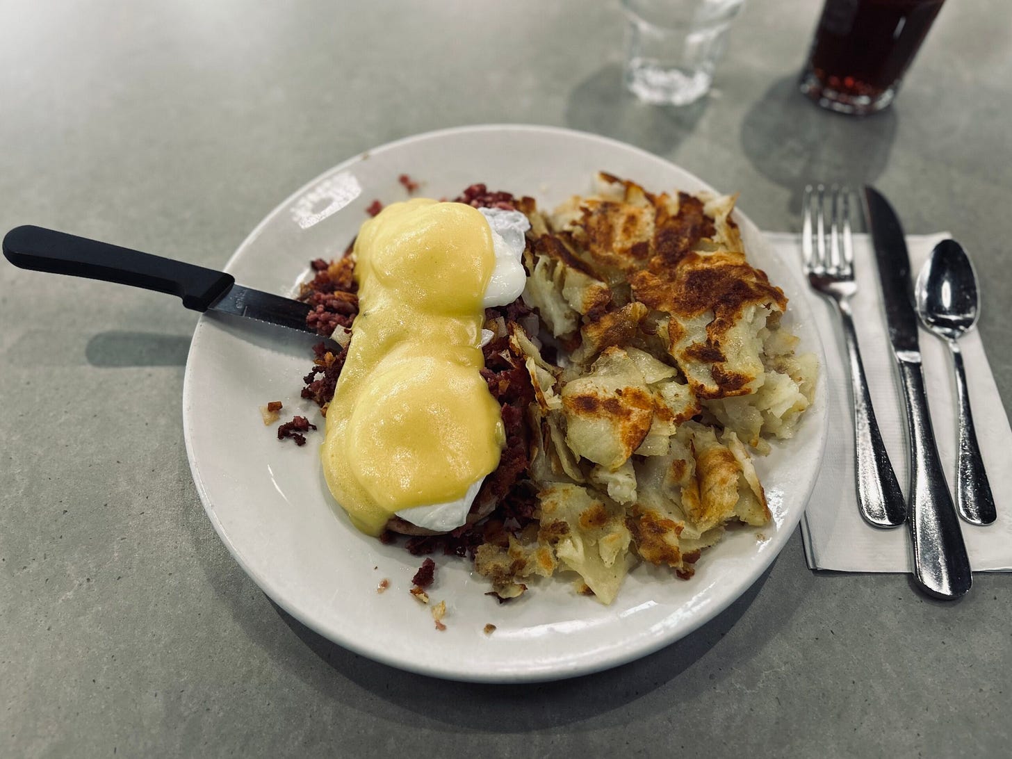 food, utensils, plate, napkins