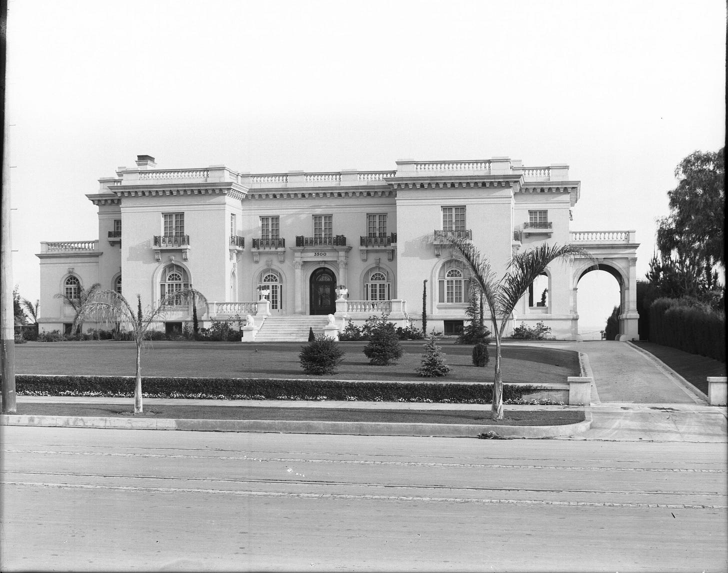 Black and white photograph of the grand Los Angeles residence of Secondo Guasti at 3500 West Adams Street, around 1910.