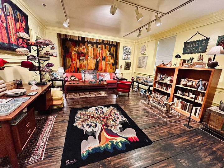 exhibits, galleries, displays