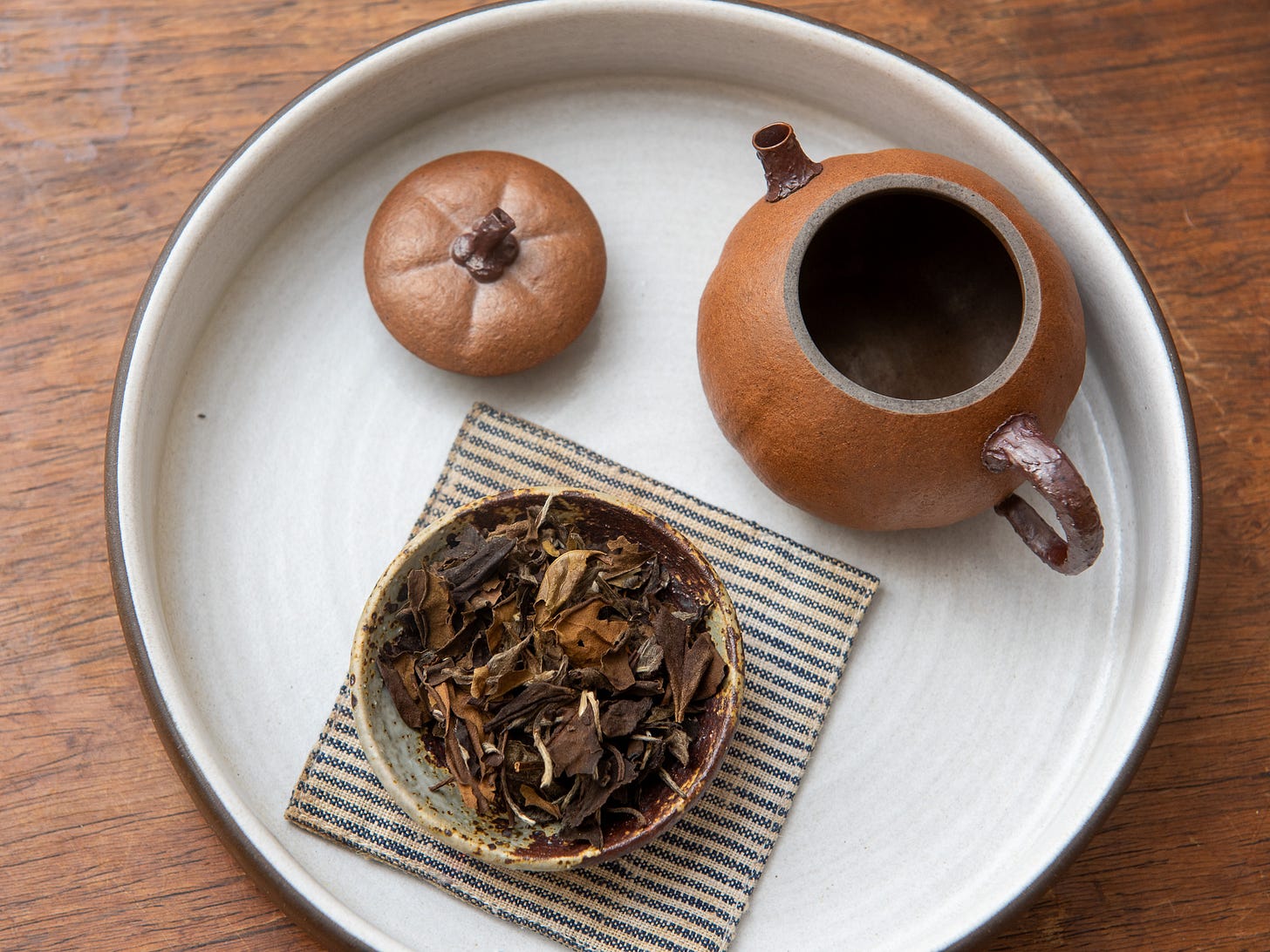 ID: Tipsy garden white tea dry leaf