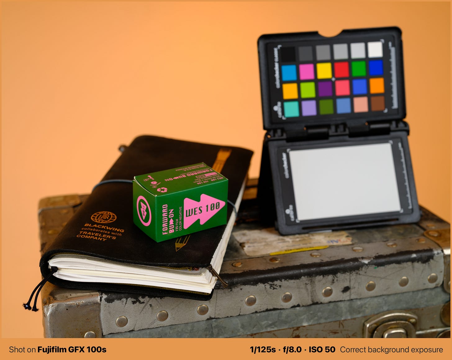 Foto de produto feita com uma câmera digital, Fujifilm GFX 100s. Isto foi fotografado com uma câmera digital. Não é pecado nenhum usá-las, e eu uso para confirmar minhas configurações de exposição antes de fotografar com filme. Apenas não faça disso uma muleta, seja deliberado e consciente. Foto de produto feita com uma câmera digital, Fujifilm GFX 100s. Isto foi fotografado com uma câmera digital. Não é pecado nenhum usá-las, e eu uso para confirmar minhas configurações de exposição antes de fotografar com filme. Apenas não faça disso uma muleta, seja deliberado e consciente.
