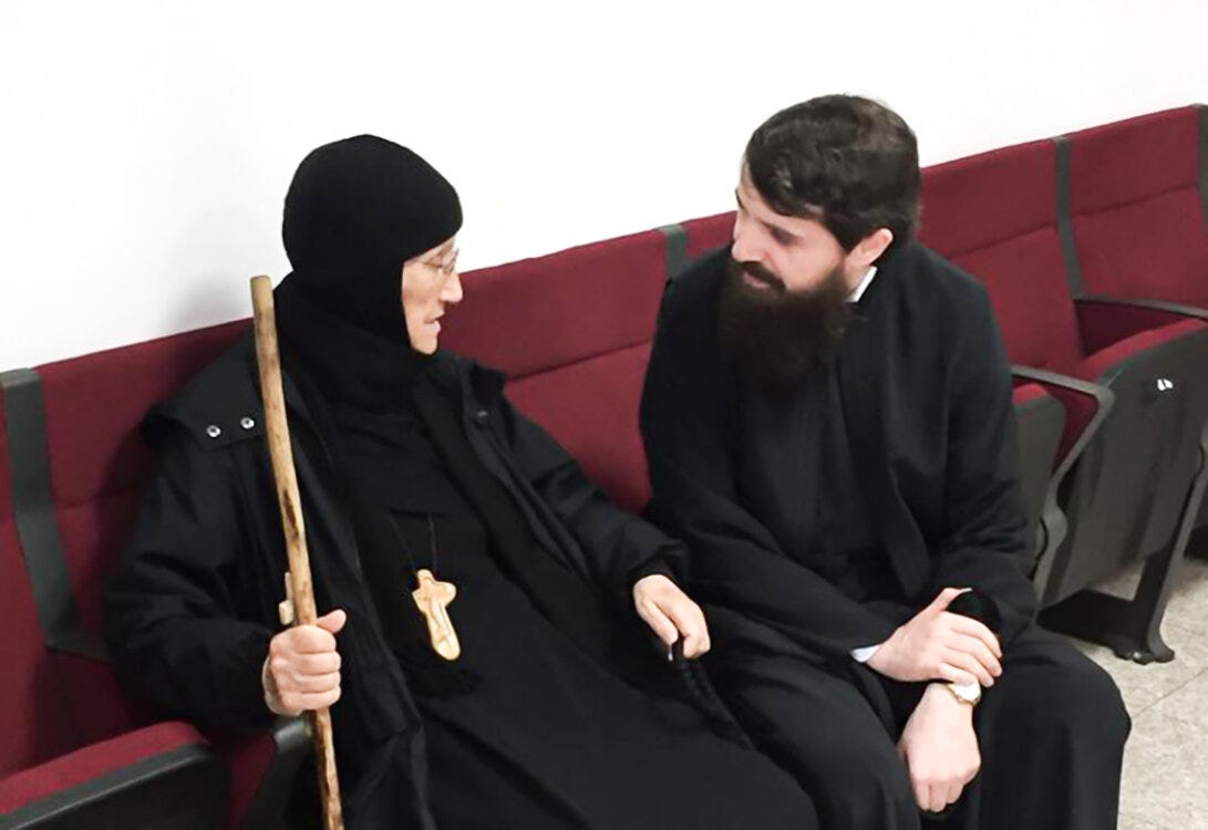 Ridicați-vă porți…” – PS Părinte Benedict Bistrițeanul, la trecerea la  Domnul a Maicii Siluana Vlad | Doxologia