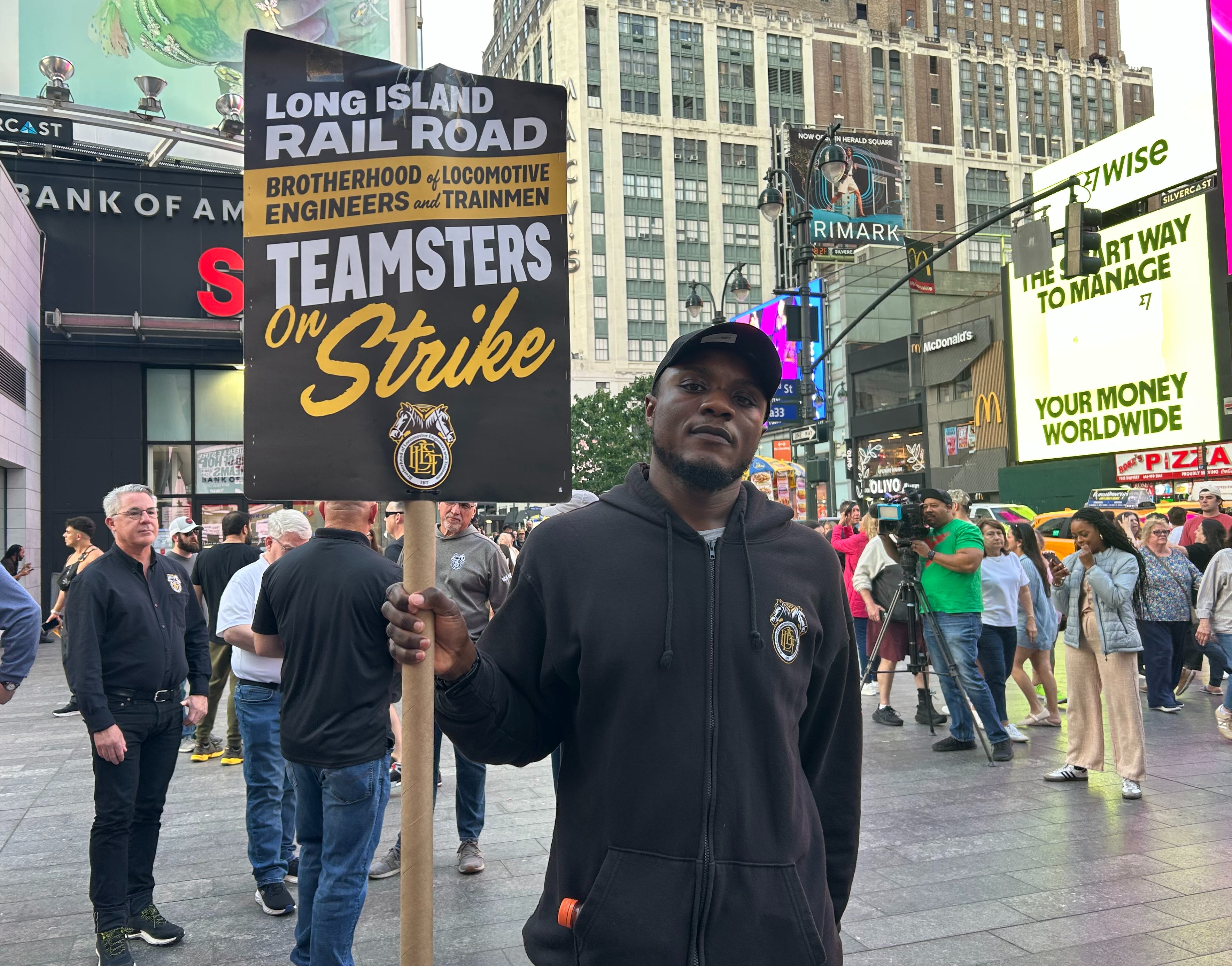 On the LIRR Picket Line - by Hamilton Nolan